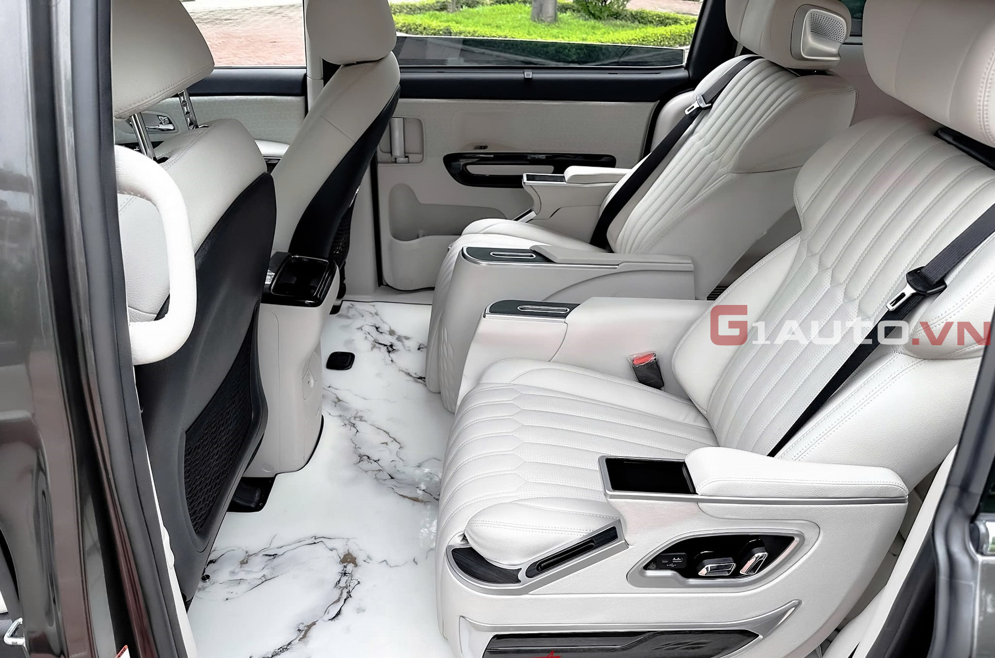 Nâng cấp và bọc ghế da cho xe KIA Sedona với loại da Nappa cao cấp