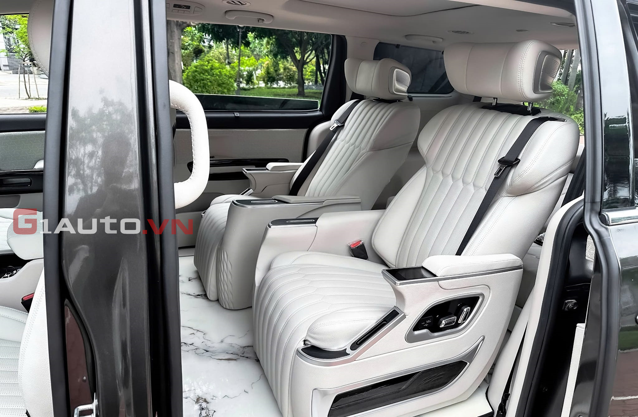 Nâng cấp và bọc ghế da cho xe KIA Sedona với loại da Nappa cao cấp